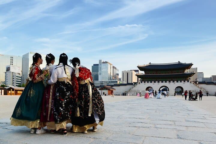 Seoul Royal Palace Tour: Explore Gyeongbokgung, Changdeokgung & Insadong photo 6