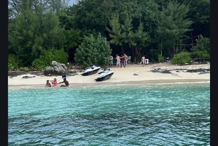 Nassau Paradise Jet Ski Adventure: WaveRunner Tours & Hidden Coves