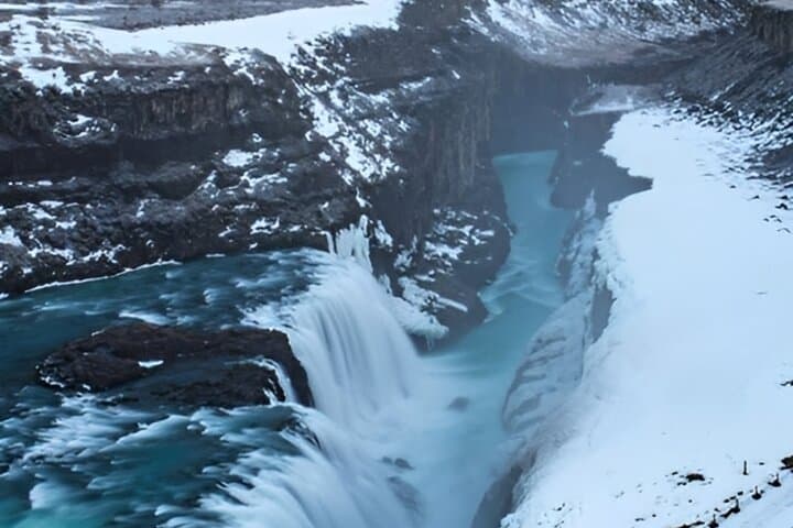 Golden Circle Tour Iceland: Thingvellir, Geysir, Gullfoss and Kerið in a Day photo 2