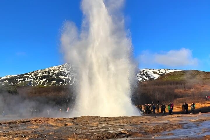 Golden Circle Tour Iceland: Thingvellir, Geysir, Gullfoss and Kerið in a Day photo 5