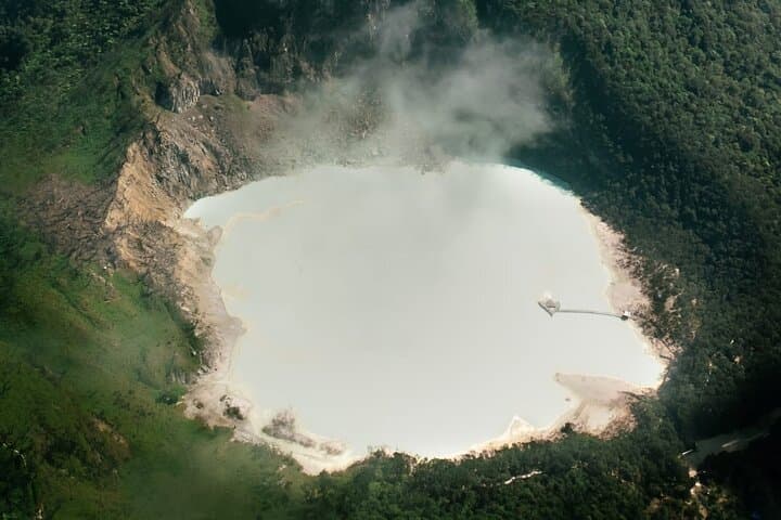 Bandung Crater Adventure: Kawah Putih Hotsprings, Mud Bath & Tea Plantation Day Trip photo 4