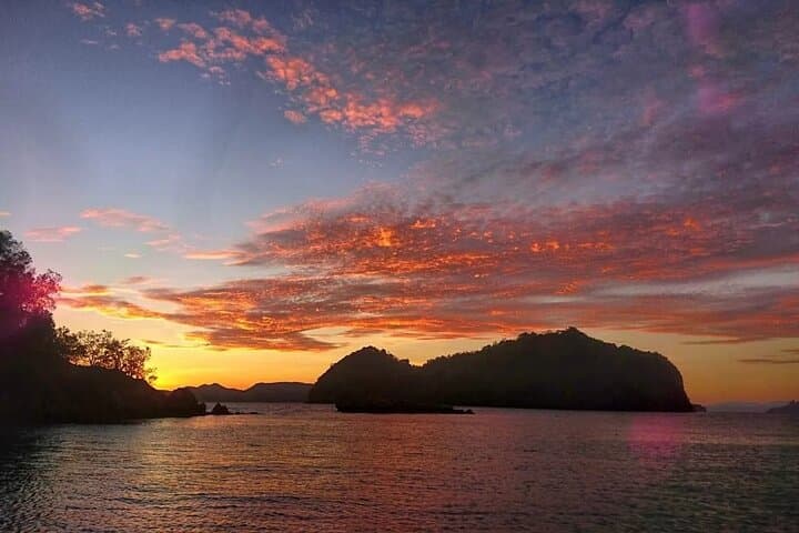 Krabi Hong Island Sunset Tour: Snorkel, BBQ & Bioluminescent Night Swim photo 2