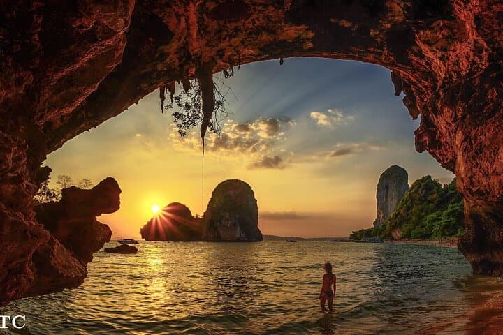 Krabi Hong Island Sunset Tour: Snorkel, BBQ & Bioluminescent Night Swim photo 5