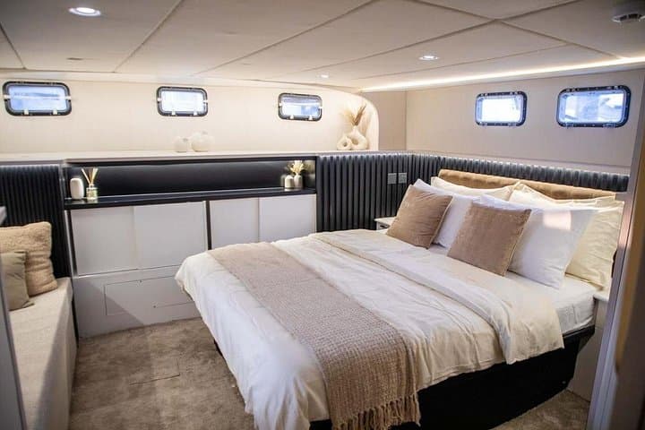 Private Yacht Cruise from Dubai Marina — 2–4 Hour Luxury Coastal Charter photo 2