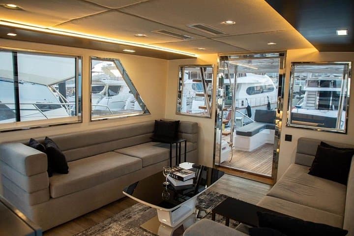 Private Yacht Cruise from Dubai Marina — 2–4 Hour Luxury Coastal Charter photo 4