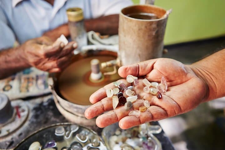 Hunt for Ceylon Sapphires: Private Gem Mining Tour from Colombo or Negombo