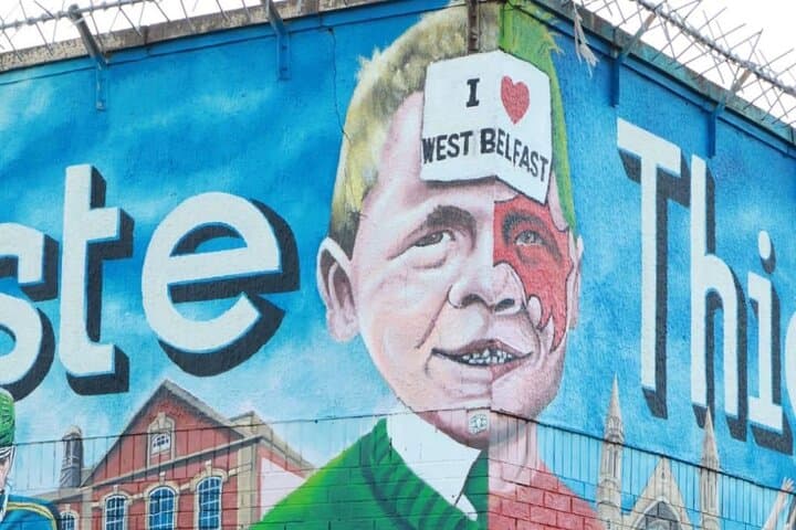 Belfast Black Taxi Tour: Private Peace Walls & Murals Tour photo 2