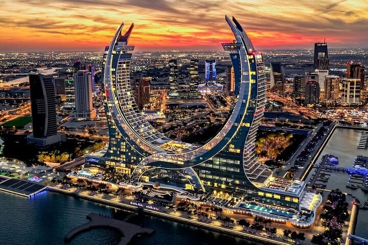 Doha Layover Private City Tour: National Museum, Souq Waqif & The Pearl