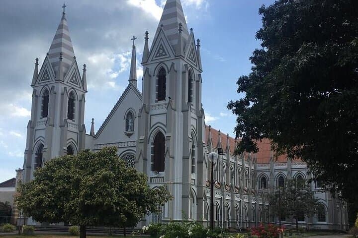 Negombo City Highlights: Fish Markets, Temples & Dutch Canal Tour photo 3