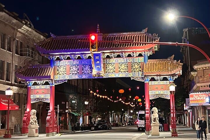 Private Luxury Victoria Van Tour: Inner Harbour, Gardens & Chinatown Highlights photo 5