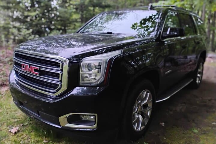 Luxury Old Mission Peninsula Wine Tour: VIP Sunset Proposal in a GMC Yukon photo 2