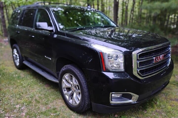 Luxury Old Mission Peninsula Wine Tour: VIP Sunset Proposal in a GMC Yukon photo 4
