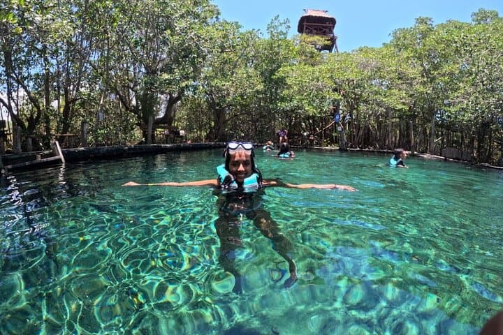 Holbox Three-Island Boat Tour: Punta Mosquito, Isla Pájaros & Isla de la Pasión