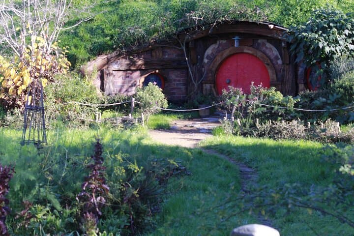 Hobbiton & Waitomo Caves Day Tour from Auckland — Small-Group Experience photo 6