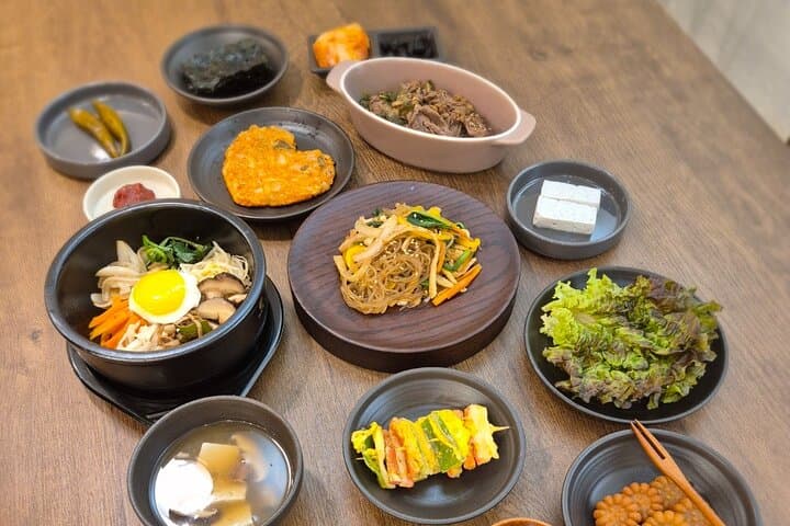 Hands-On Korean Home Cooking and Hidden Alley Walk in Euljiro photo 5