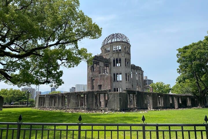 Hiroshima Early Morning Walking Tour: Peace Park, A‑Bomb Dome & Castle