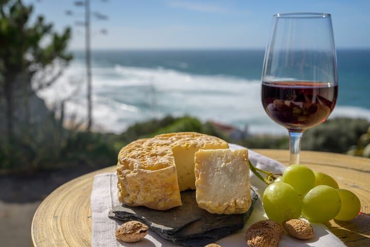 Arrábida & Setúbal Vineyards: Private Day Trip from Lisbon