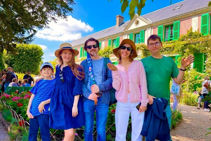 Versailles & Giverny Private Day Tour from Paris — Skip-the-Line Gardens and Monet's Home photo 2