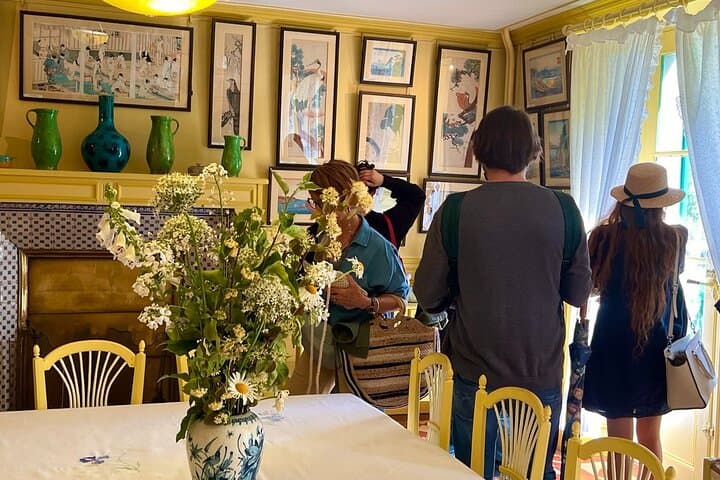 Versailles & Giverny Private Day Tour from Paris — Skip-the-Line Gardens and Monet's Home photo 3
