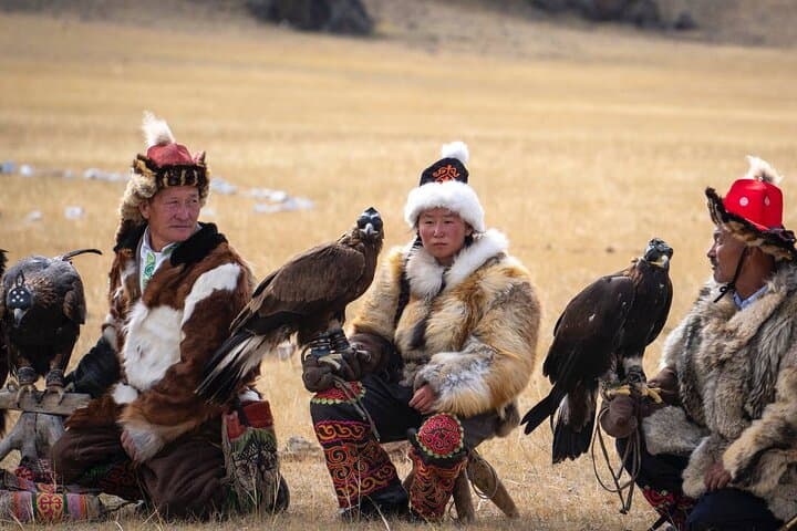 Golden Eagle Festival Bayan-Olgii Mongolia: Kazakh Eagle Hunters Tour