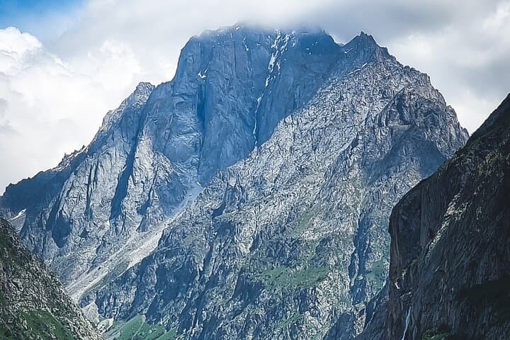 Belogorka Waterfall Day Trip from Bishkek — Electric Eco Tour to a 60m Cascade photo 3