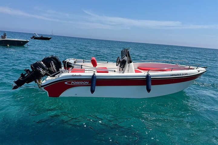 Self-Drive Boat Rental in Milos — Aphrodite II to Kleftiko & Sykia photo 3