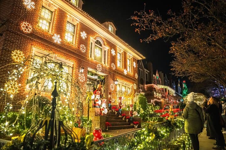 Dyker Heights Holiday Lights Bus Tour — Luxury Evening from Manhattan photo 2