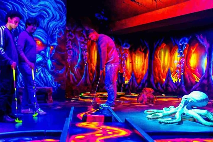 Glow Golf in Paris: Ocean 12 Fluorescent Mini-Golf at Bercy Village photo 2