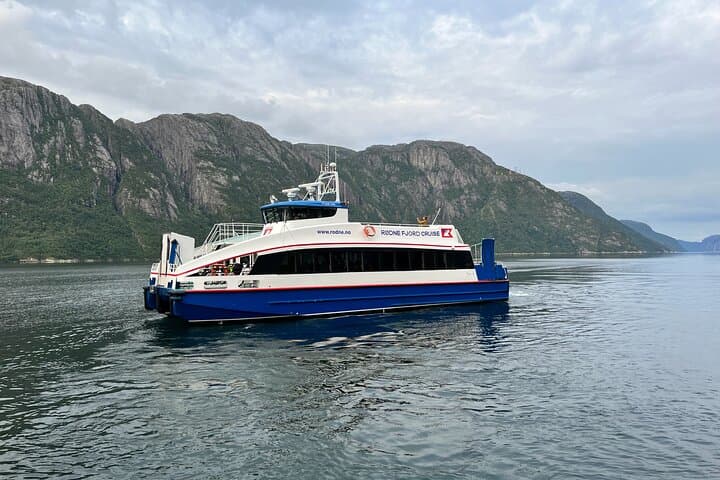 Preikestolen Cruise, Cabin Stay & Off-Path Hike on Lysefjorden photo 4