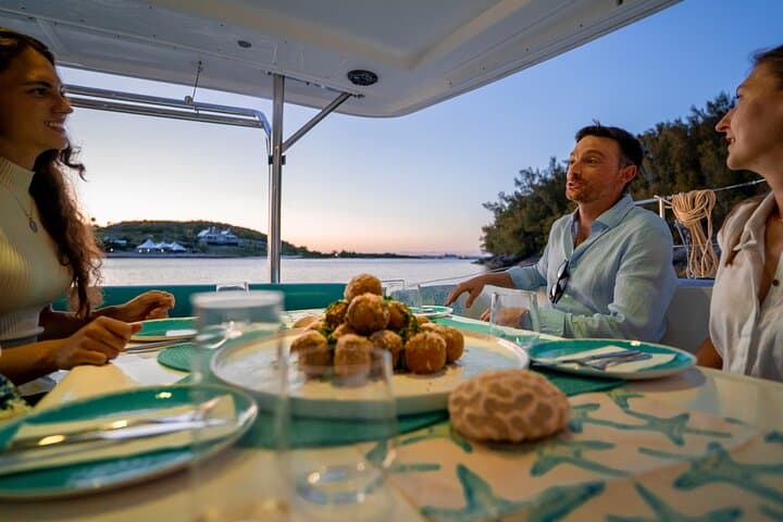 Private Sunset Catamaran Charter on Elusive — Bermuda's Twilight Cruise photo 5