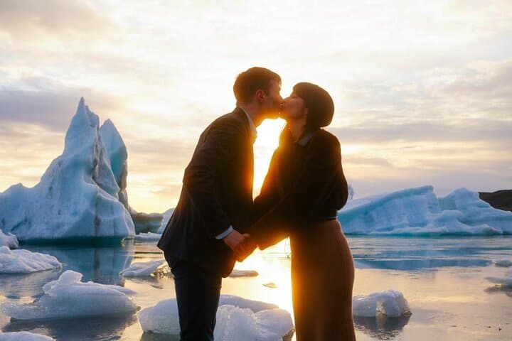 Sunrise Glacier Proposal: Diamond Beach & Glacier Lagoon Romantic Escape photo 4