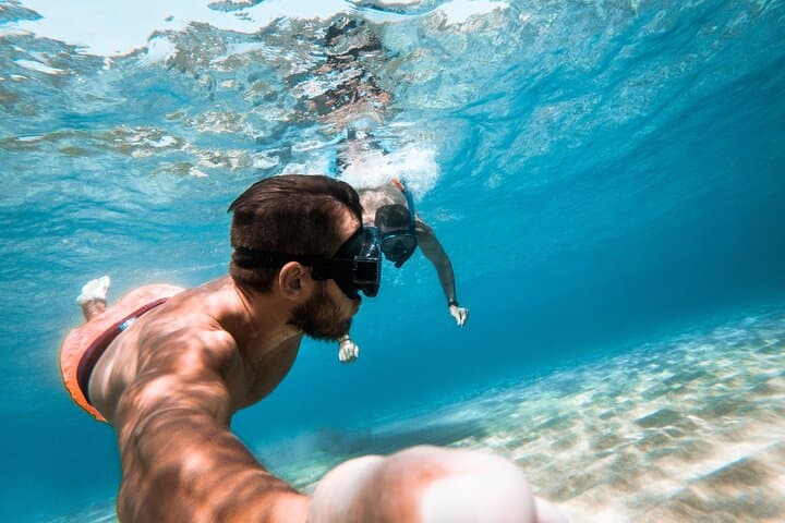 Private Athenian Riviera Yacht Cruise with Swimming and Wine