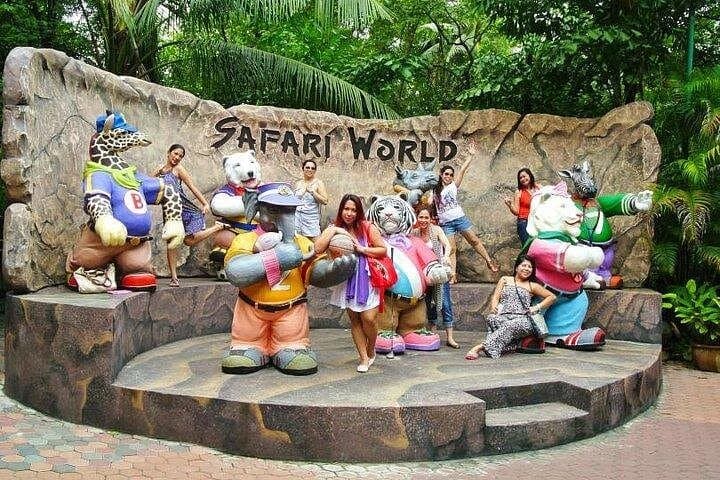 Safari World Bangkok Full-Day: Drive-Through Safari & Marine Park with Lunch and Transfers