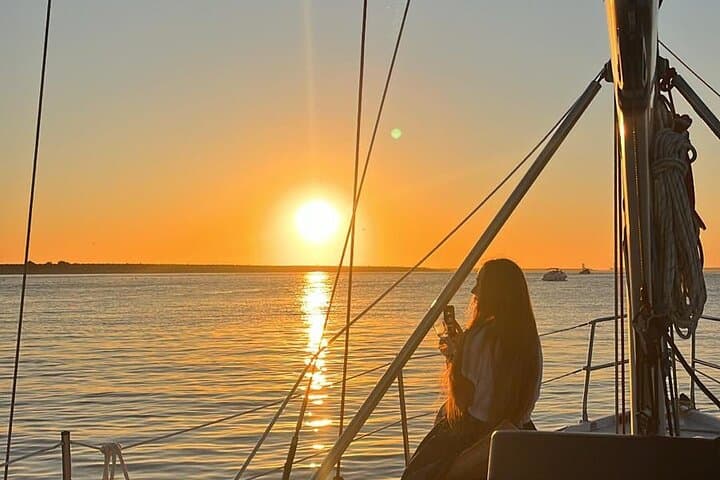 Sunset Douro River Sail on a Hunter 356 — Porto Boat Cruise photo 4