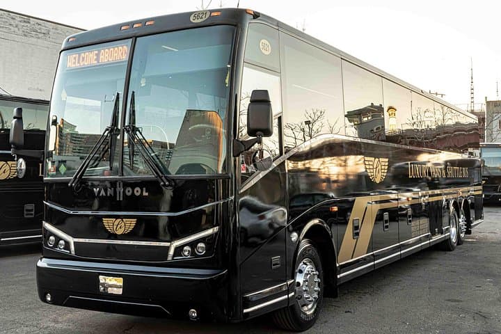 Luxury VIP NYC Airport Arrival Transfer by Setra Coach — Wi‑Fi & Bottled Water photo 1
