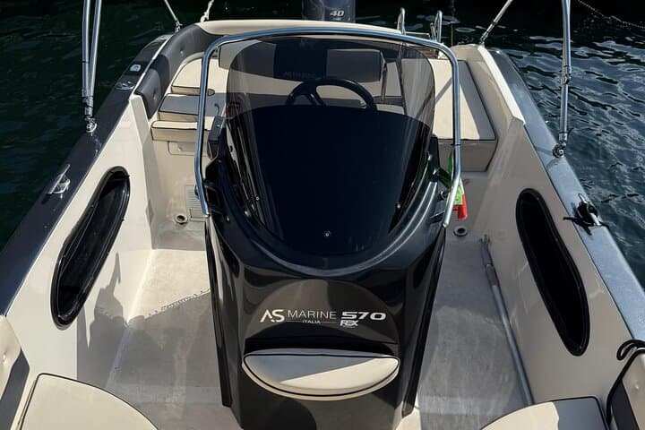 Self-Drive Boat Hire on Lake Como — 40HP No-License Rentals from Como photo 3