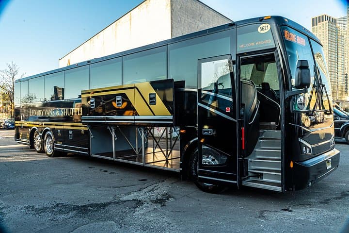 Luxury VIP NYC Airport Arrival Transfer by Setra Coach — Wi‑Fi & Bottled Water photo 4