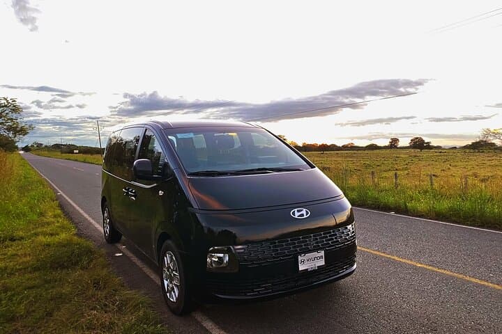 Arenal to San José Private Transfer: VIP Comfort Between Volcano and Valley photo 3