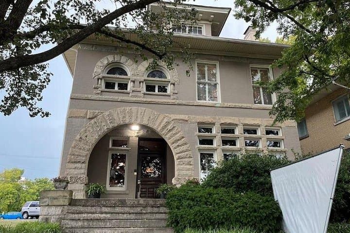 Inside Nashville's Music Row: Walking Tour with a Former Music Biz Pro photo 3