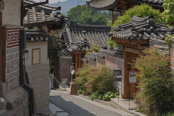 Two-Hour Gwanghwamun Walking Tour: Decode Seoul’s History, Culture & Daily Life photo 4