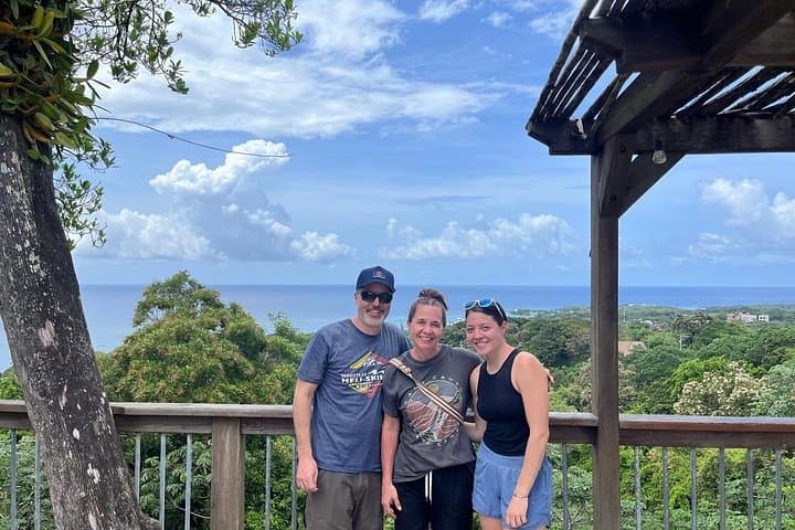 Roatán Monkey and Sloth Park & Private Island Tour — Wildlife, Chocolate & Rum Tasting photo 6