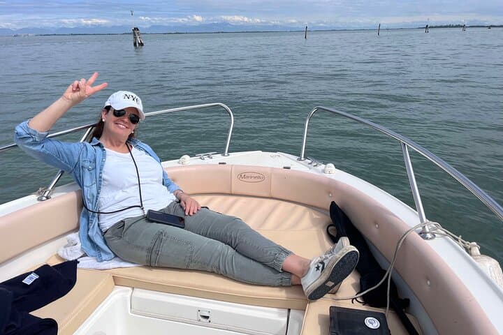 Private Boat Tour in Venice Canals & Lagoon — 90-Minute Small-Group Cruise photo 4