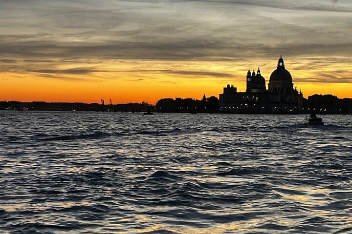 Private Boat Tour in Venice Canals & Lagoon — 90-Minute Small-Group Cruise photo 5