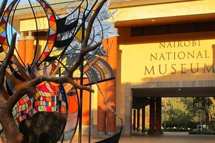 Nairobi National Museum Guided Tour: Art, History & City Sights in 4WD