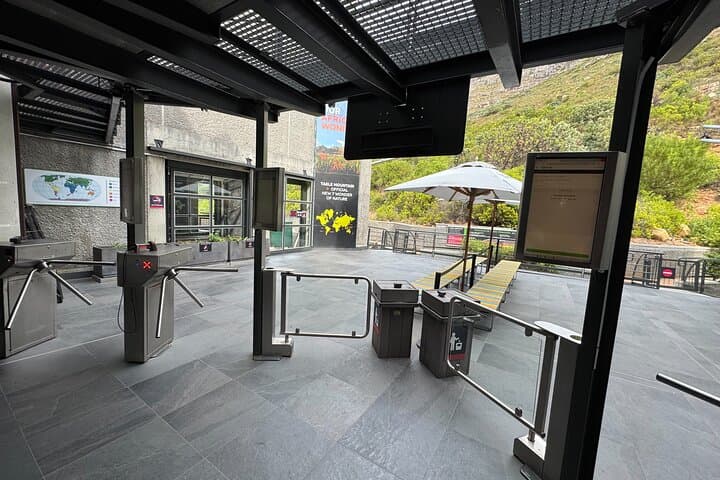 Table Mountain Tour from Cape Town — Bo-Kaap, Cable Car & Signal Hill photo 6