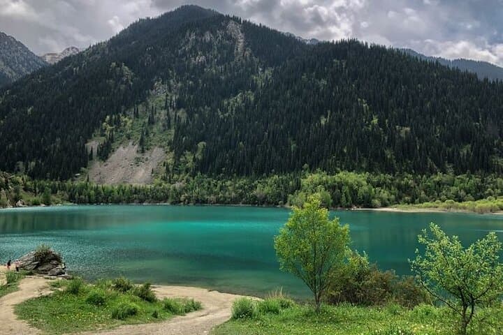 Issyk Lake Day Trip from Almaty: Scenic Drive, Trails & History