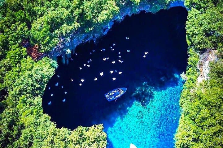 Kefalonia Private Shore Trip: Melissani Cave, Assos Village & Myrtos Beach