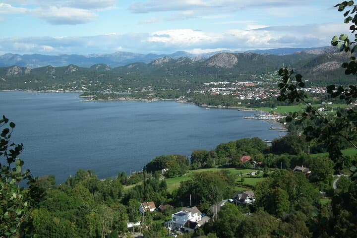 Guided Lifjell Half-Day Hike: Hommersåk Views & Gandsfjord Panorama from Stavanger photo 4