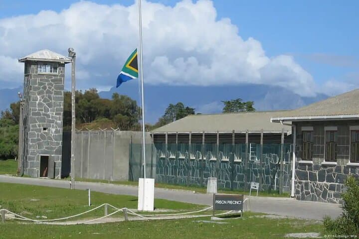 3-Day Private Cape Town Tour: Table Mountain, Cape Point & Robben Island photo 2