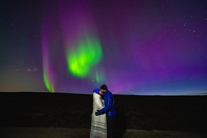 Private Northern Lights Hunt from Reykjavik with Photos and Icelandic Treats photo 3